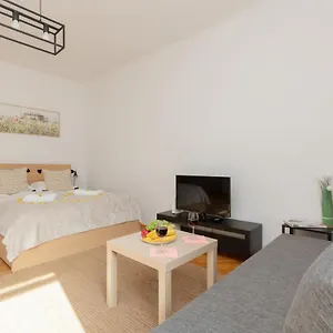 Cozy Studio In The Heart Of Warsaw, Elektoralna By Renters Apartament